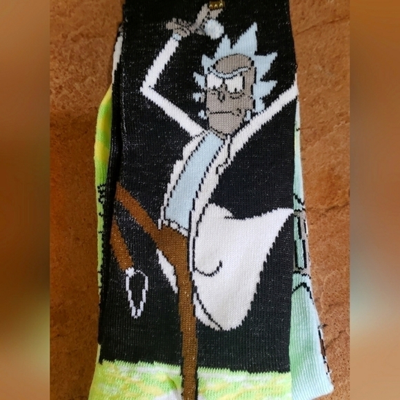 𝅺rick and Morty Crew Socks New 2 Pair Included - Picture 2 of 7